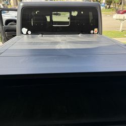 Hard Shell Bed Cover Rough Country