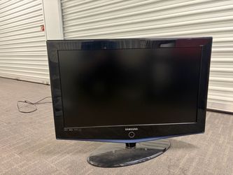 Samsung Flat Screen LCD TV with Stand
