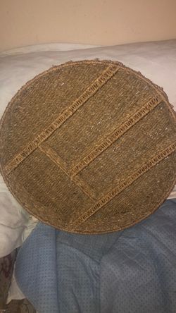 Flat tabletop basket