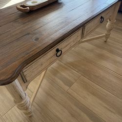 Kincaid Weatherford Living Room Set