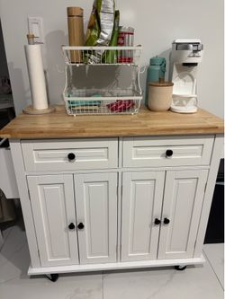 Kitchen Island / Storage Cabinet on Wheels/ 35.4 in – Excellent Condition