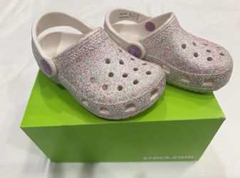Toddler crocs