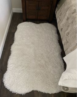 White Faux Sheepskin Shag Rug 69”x40”