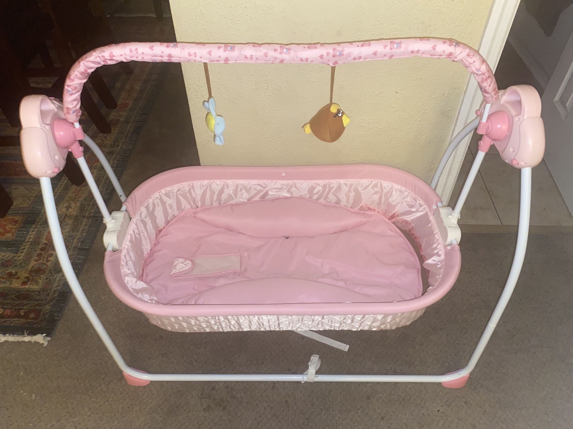 Free Rocking Bassinet Swing