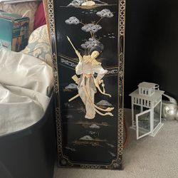 Beautiful Chinoiserie Mother Of Pearl Portrait Geisha/dancer Very Beautiful Scene On Black Laquer Vintage