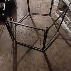 Dog Panels 24-inch 6 Panels Brand Knew Box