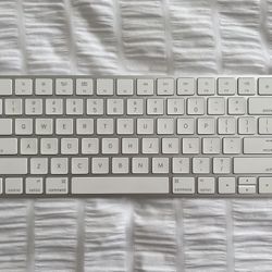 Apple Magic Keyboard 2