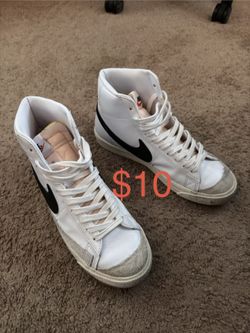 Nike Blazers Size 8.5