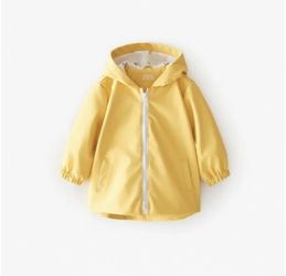 Zara Raincoat Kids Size 4-5( Runs Small)