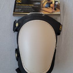 Brand New Knee Pads $15 Pickup In Oakdale 