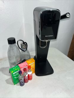 SodaStream Art Sparkling Water Maker Black w/ CO2 & Carbonating Bottle