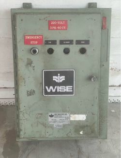 Used fuse box with fuses