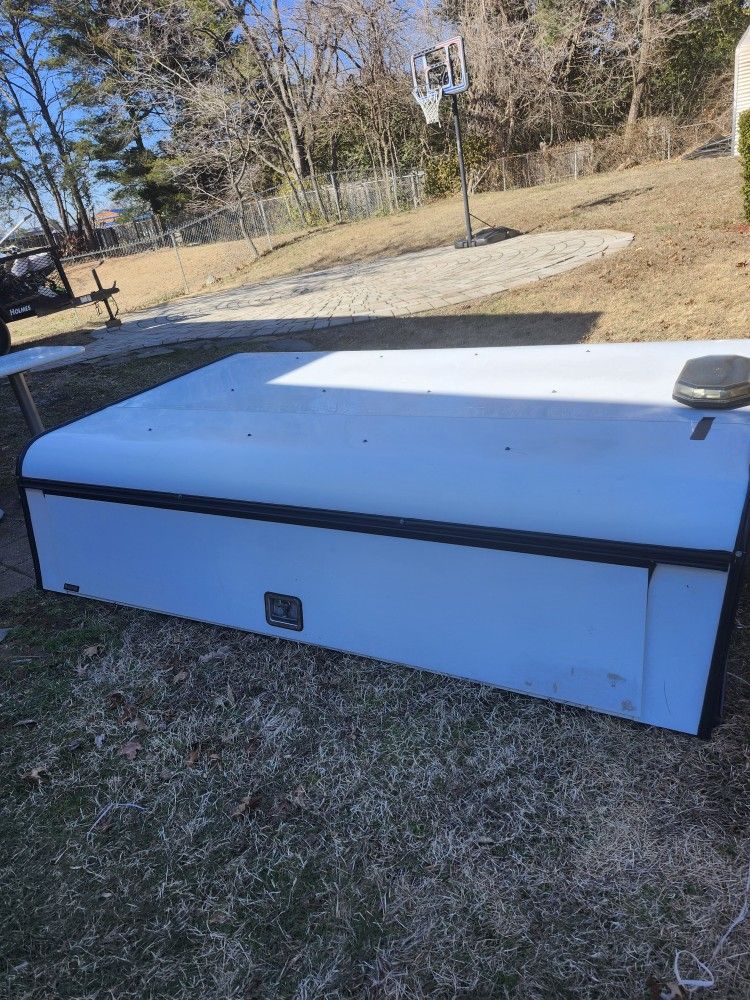 Camper 8 Feet