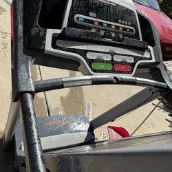 ProForm Folding Treadmill – Incline + Programs – Great Condition