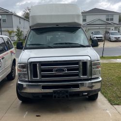 2012 Ford E-350