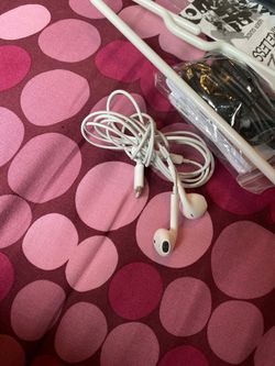 Earbuds