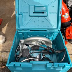 Makita Saw And Box 