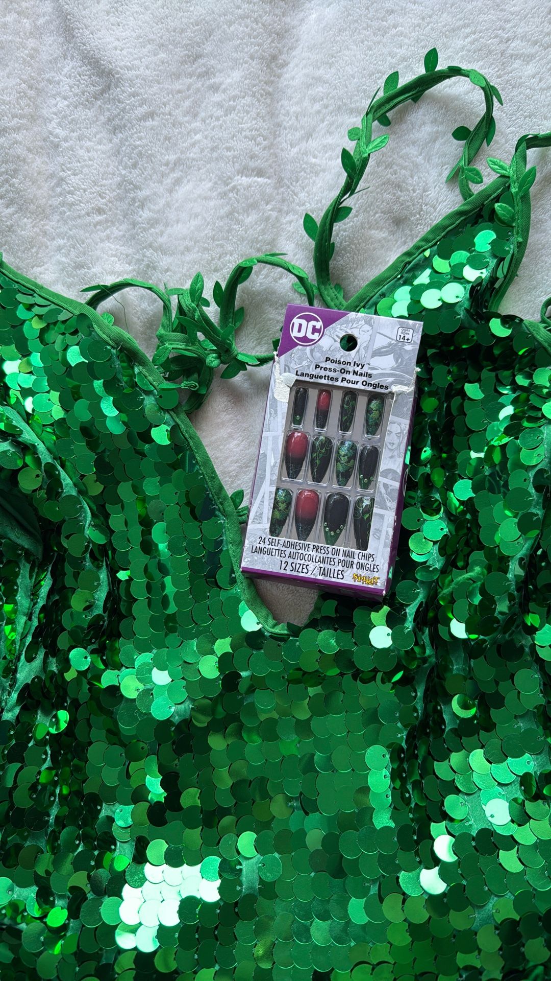 Poison Ivy Costume With Nails