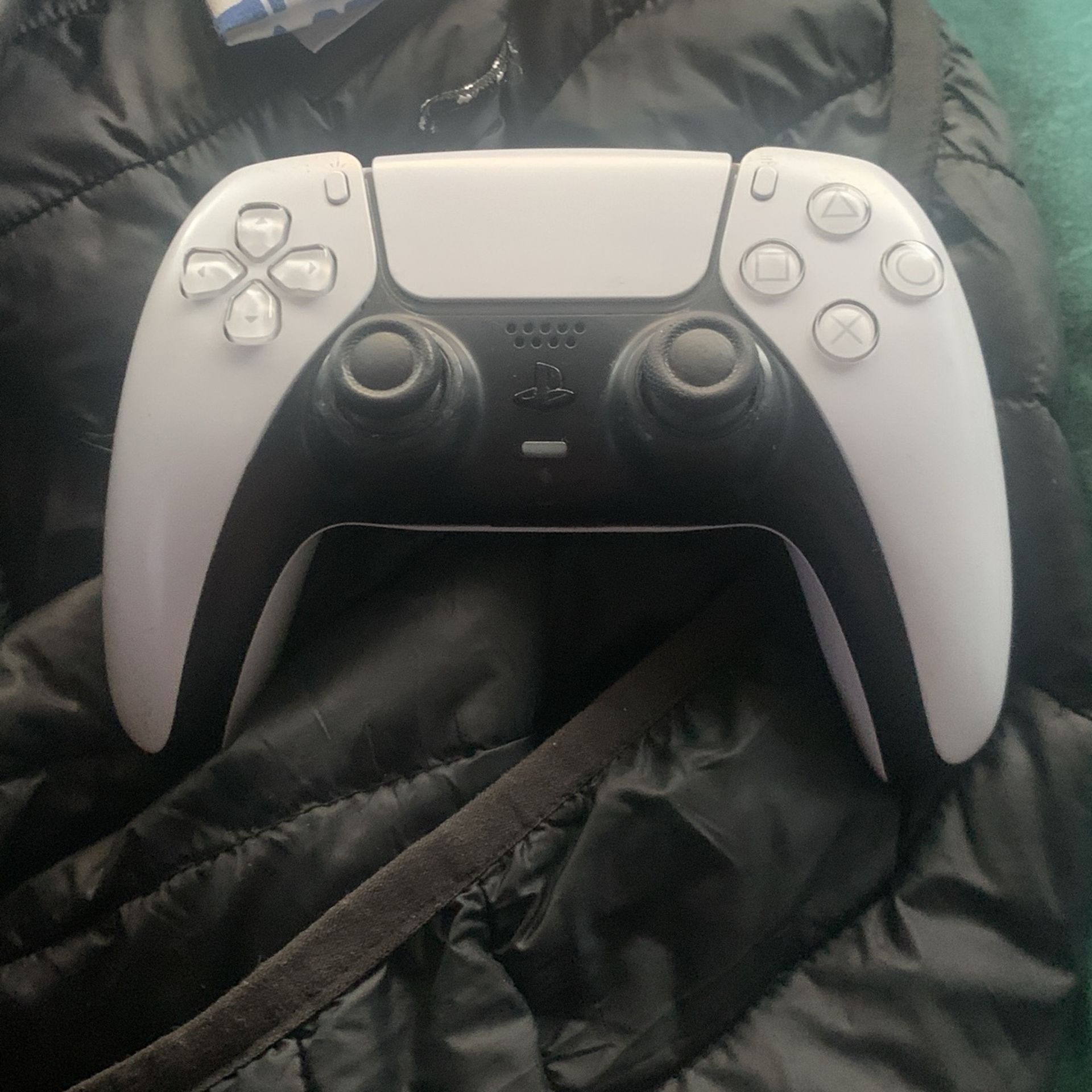PS5 CONTROLLER