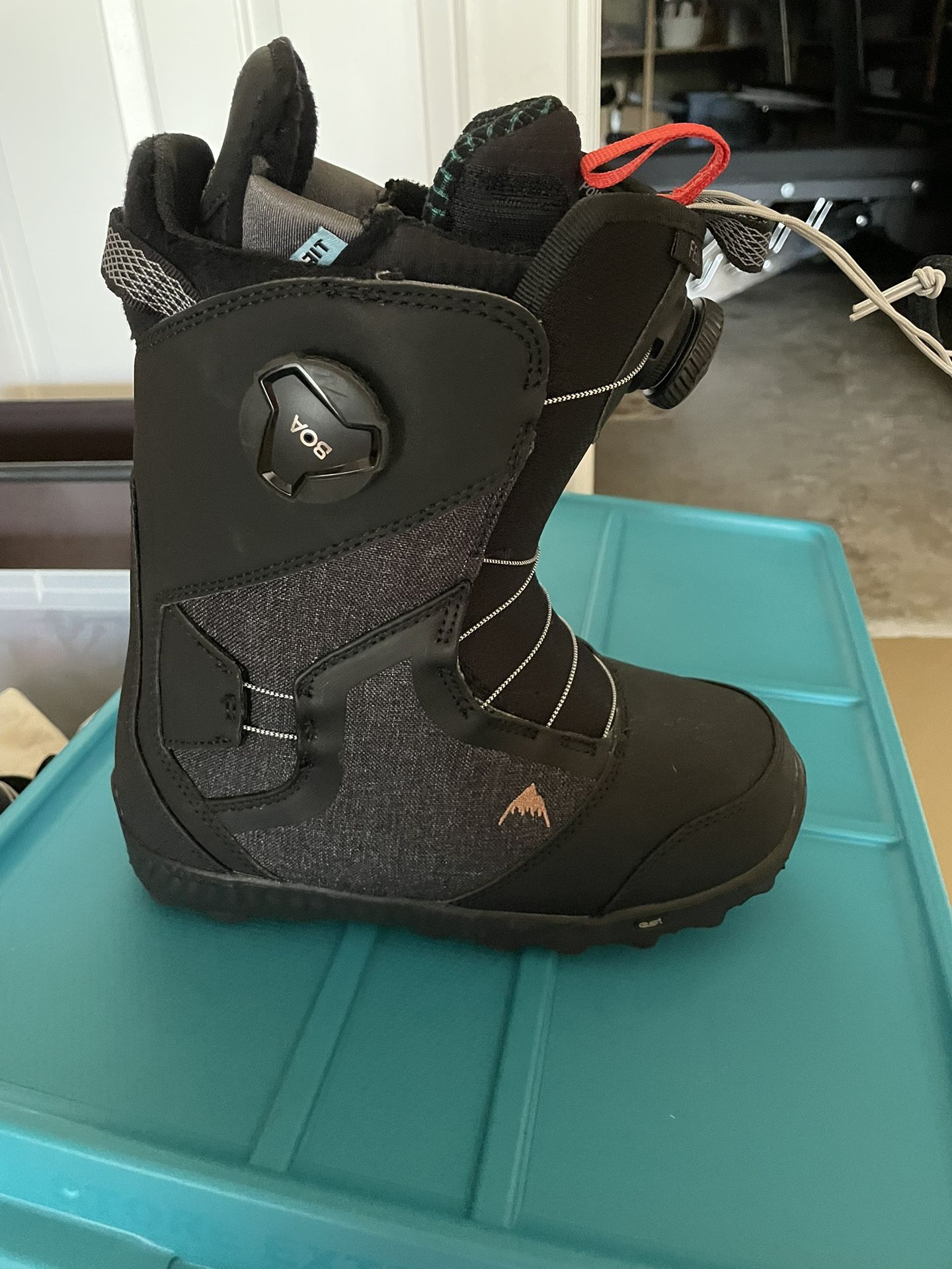 burton felix boa snowboard boots women's 2020 Boots, Mulberry / Regular / 5.5 the Vibram EcoStep outsole with traction lugs grips icy terrain and slippery parking lots with ease Burton Felix BOA Snowboard Boots