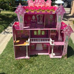 Dollhouse W/ Furniture 