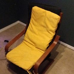 Ikea Chair W/ Yellow Çúshion