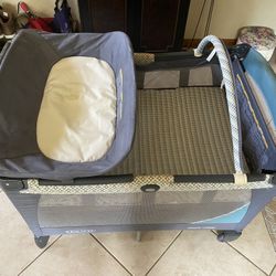 Graco Pack ‘n Play with Changing Table