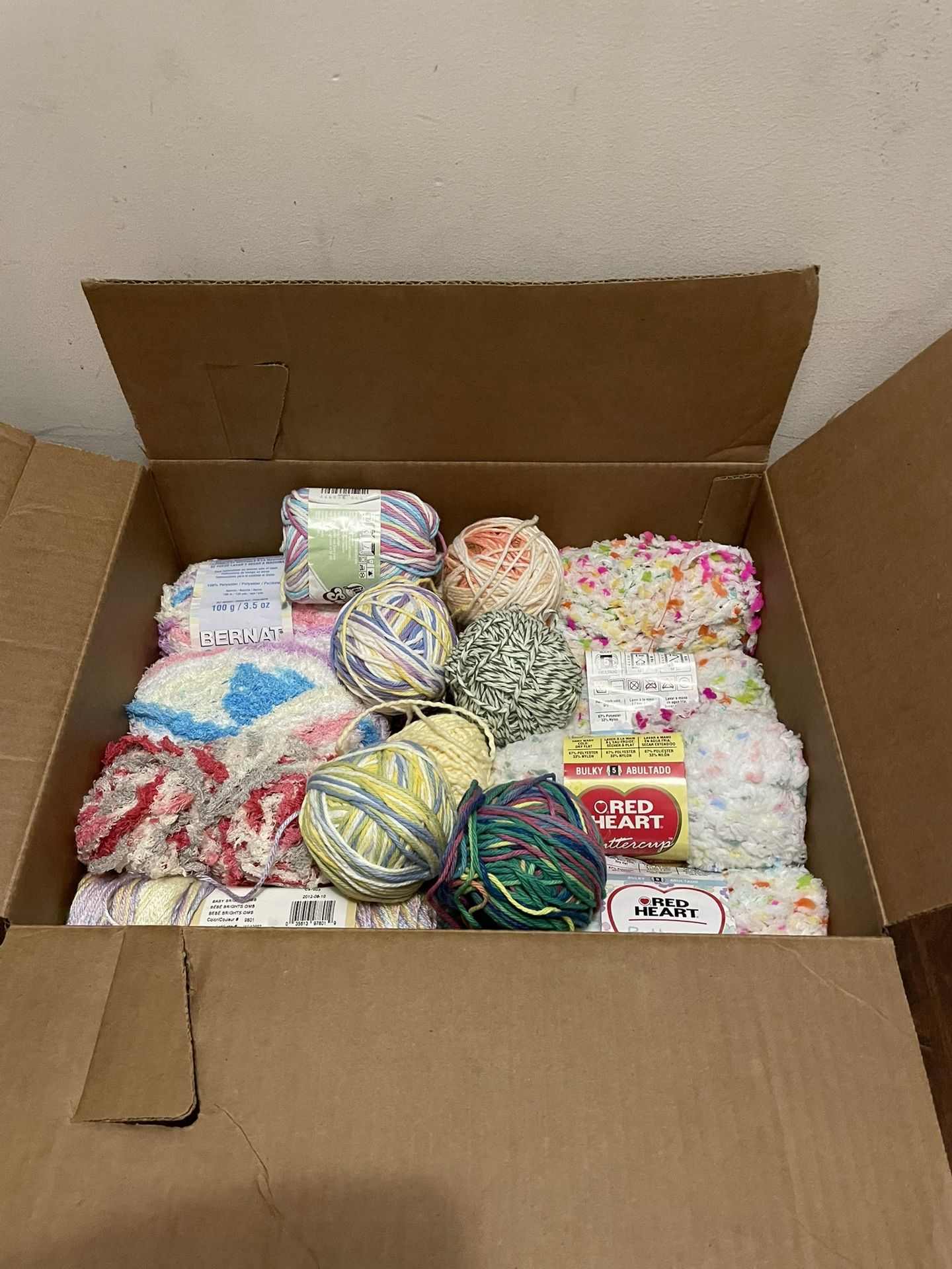 Misc Yarn & knitting Lot