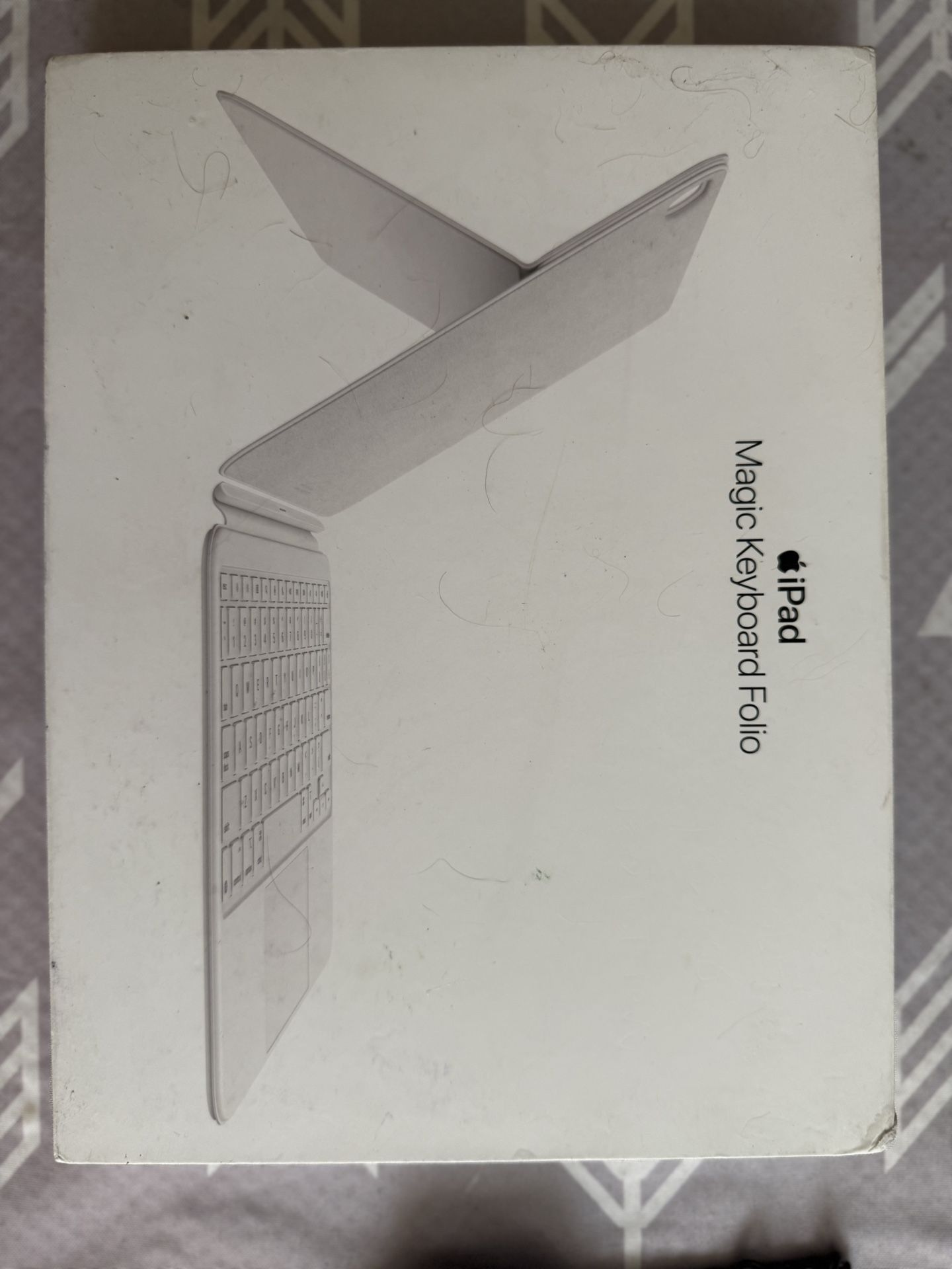 iPad a16 Magic Keyboard