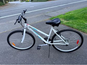 Sparingly used 21 speed cushioned women’s bicycle