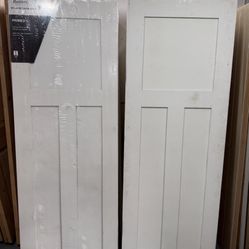 Interior shaker doors 28x80solid core  Bedroom doors closet doors barn doors  I have (2) doors available three panel shaker doors 28x80 solid core woo