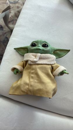 Talking and moving yoda