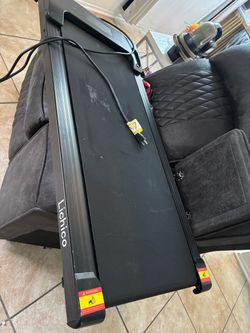 Lichico treadmill with control