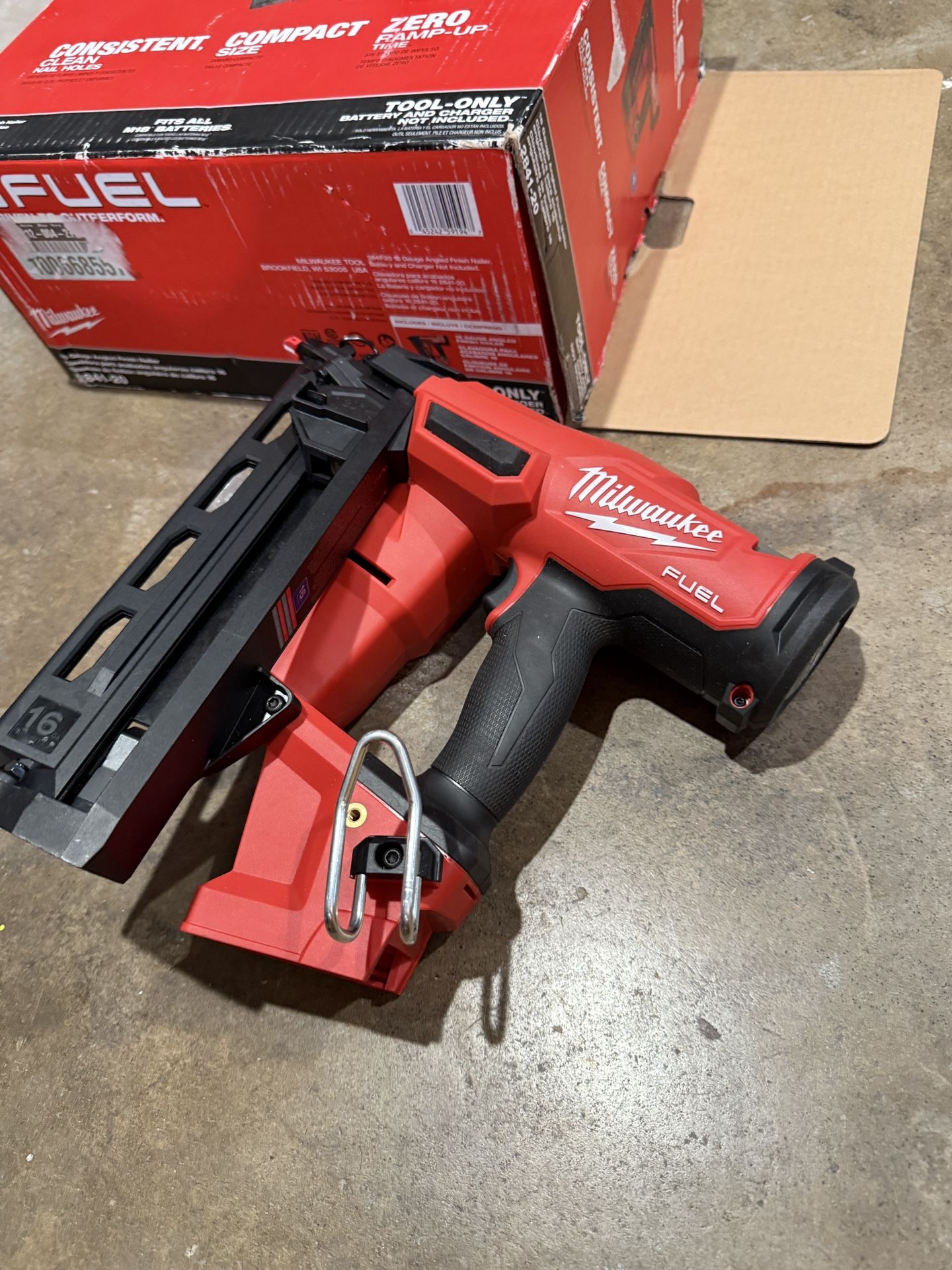 Milwaukee M18 FUEL 18-Volt Lithium-Ion Brushless Cordless Gen II 16-Gauge Angled Finish Nailer (Tool-Only)