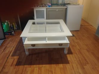 White Cocktail Table  w/Glass  Top