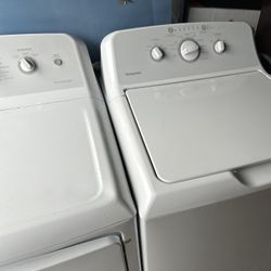 Lavadora y secadora casi nuevas