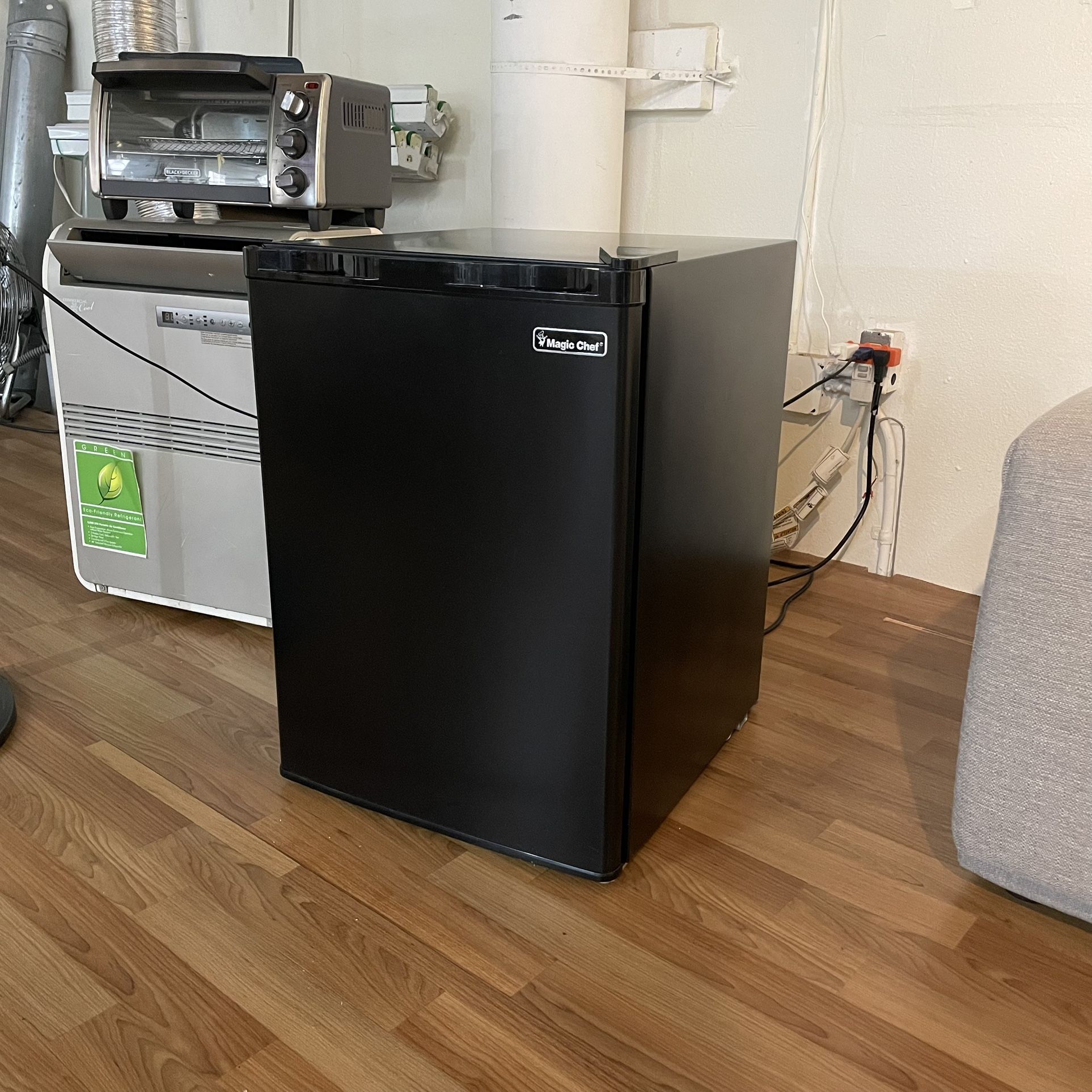 Mini Fridge - Magic Chef