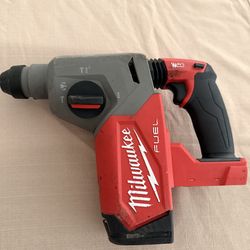 Milwaukee hammer