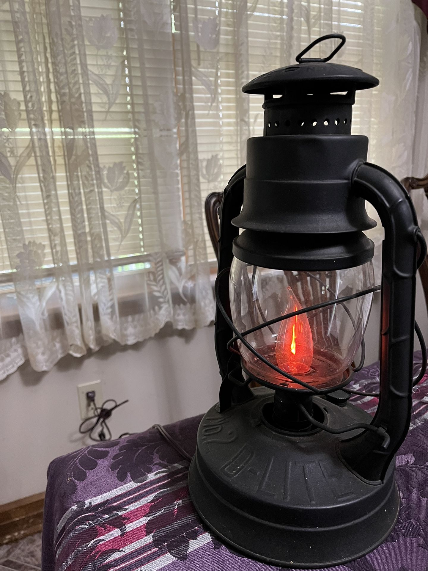 Vintage Metal Dietz No. 2 D Lite Lantern
