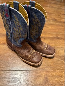 Cowboy boots size 11D