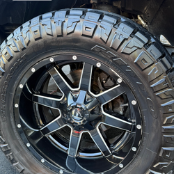 Nitto Ride Grapplers and Fuel Rims 35x12.5R20