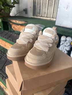 UGG Low-Top Sneakers Sand Suede