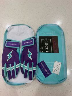 Bruce Bolt Youth Medium Batting Gloves