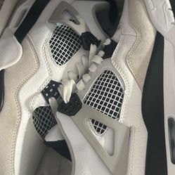 Jordan 4
