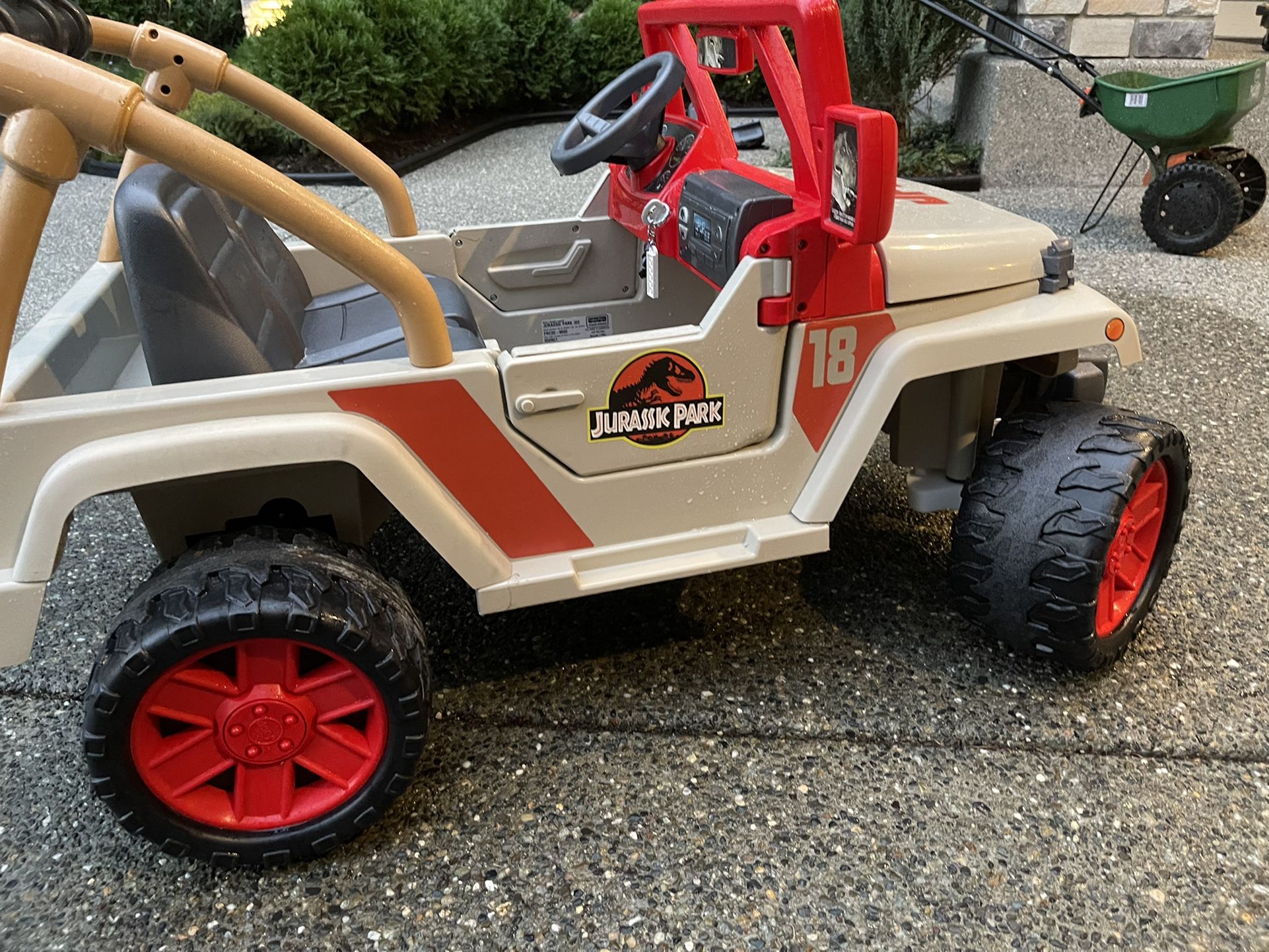 Power Wheels Jurassic Park Jeep Wrangler RideOn Vehicle Toy Car Fisher
