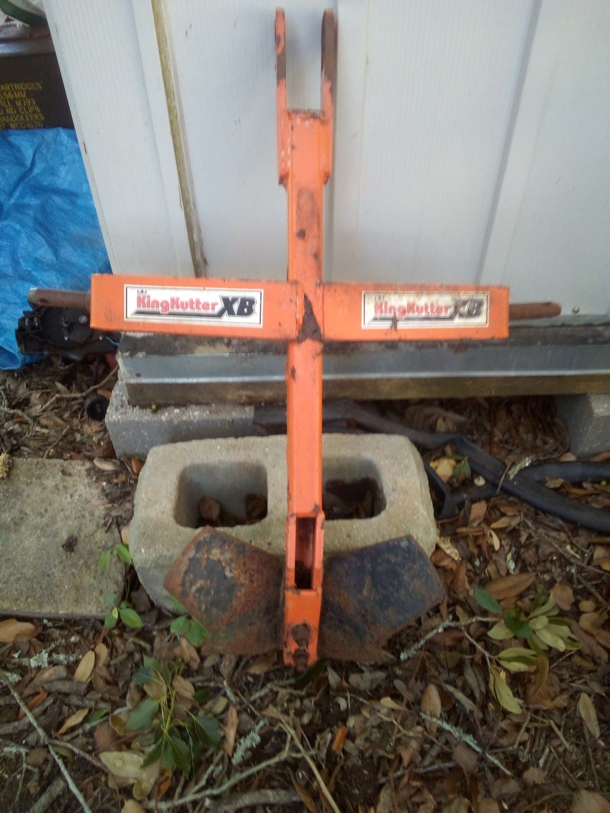 King kutter plow/ middle buster