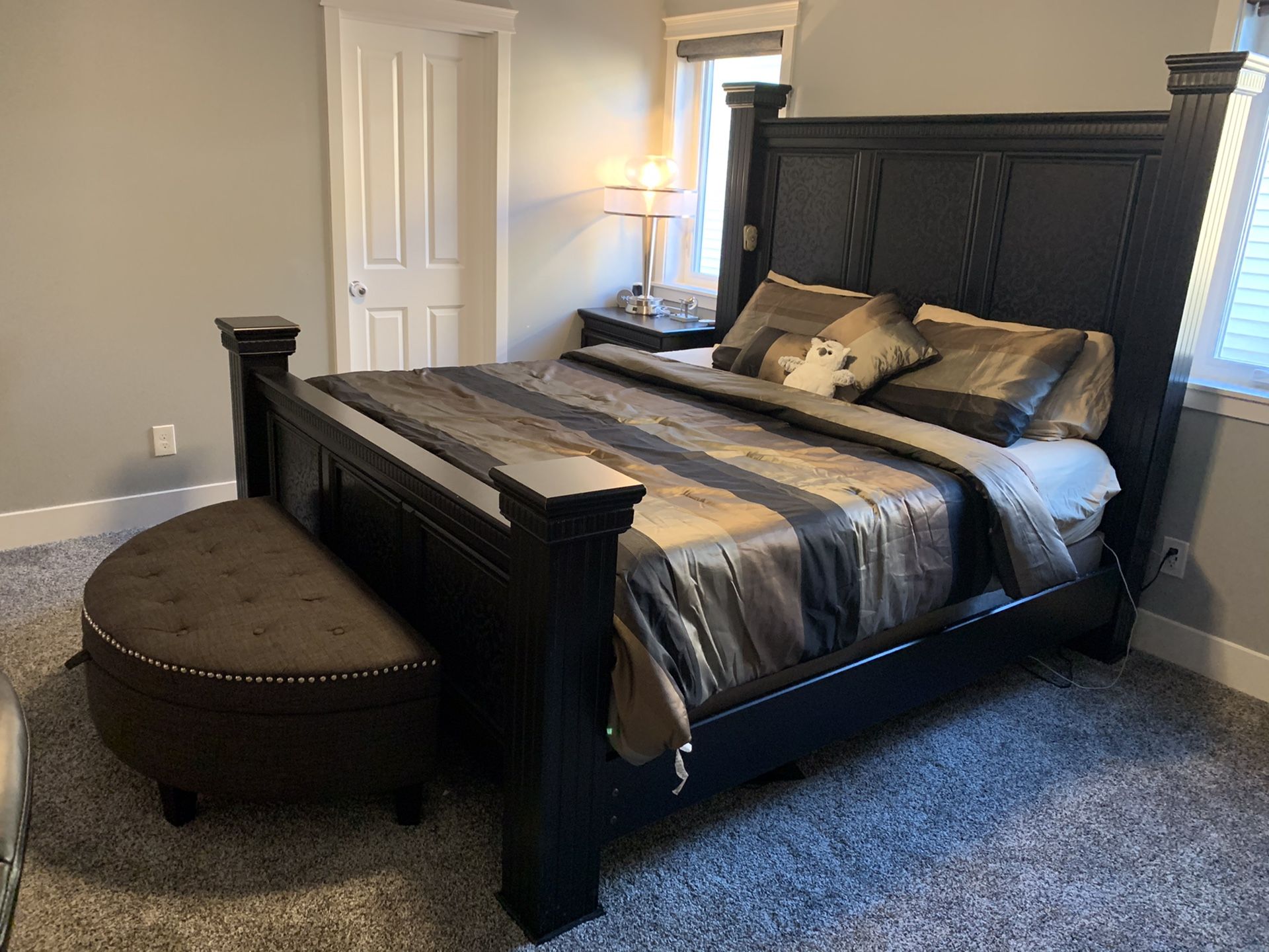 King size bed frame like new with nightstand