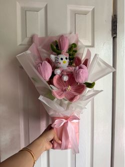 Hello Kitty themed pipe flowers