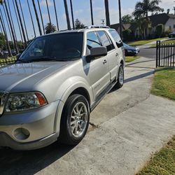 2004 Lincoln Navigator
