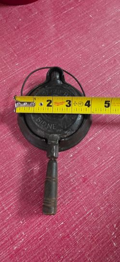 Antique Cast Iron Waffle Iron Sidney